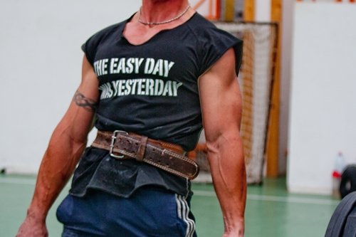 8个常见的重训配件及使用指南-唤醒运动