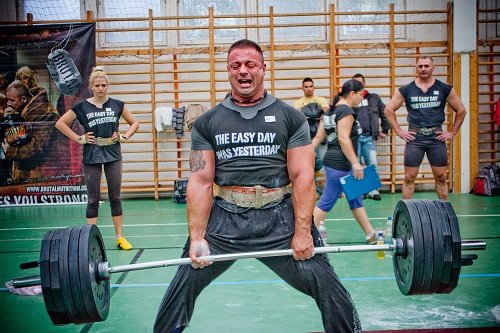 训练动作介绍:相扑式硬举-唤醒运动