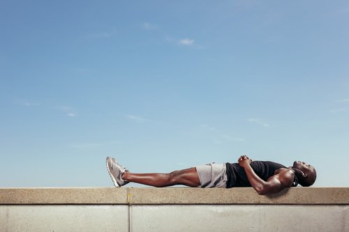 夏日炎炎想外出运动?看过4招再出发-唤醒运动