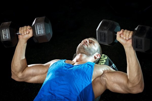 抢救上胸扁平族 哑铃上斜卧推-唤醒运动