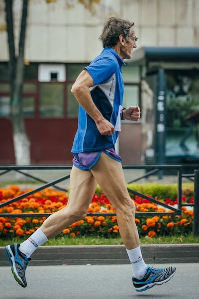 年过40的跑者看过来 降低受伤机率4要点-唤醒运动