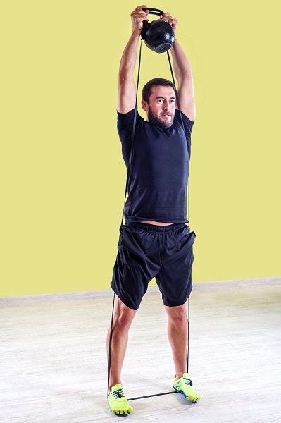 利用环状弹力带增加训练难度-唤醒运动